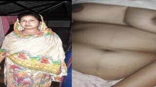 Image of MILF teases naked before steamy encounter-Linkdebhai.club